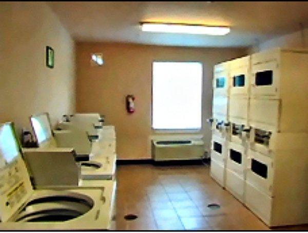 Home 1 Extended Stay Джоунсбъроу Екстериор снимка